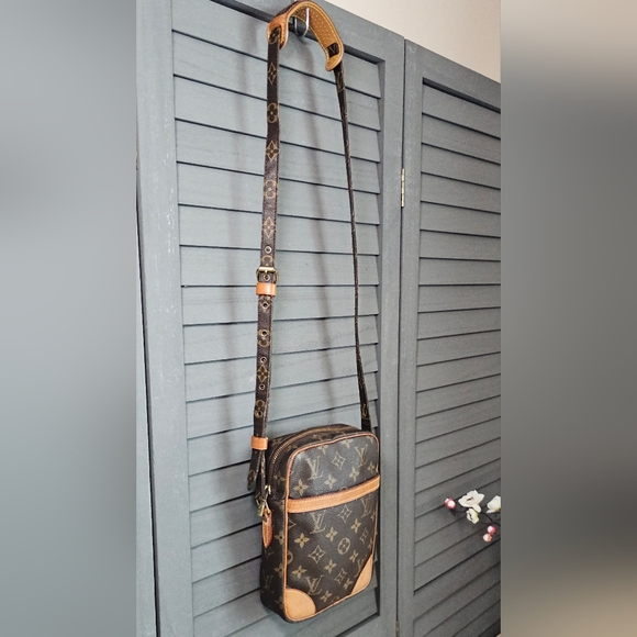 Authentic LOUIS VUITTON Monogram Danube PM Crossbody - Picture 8 of 13